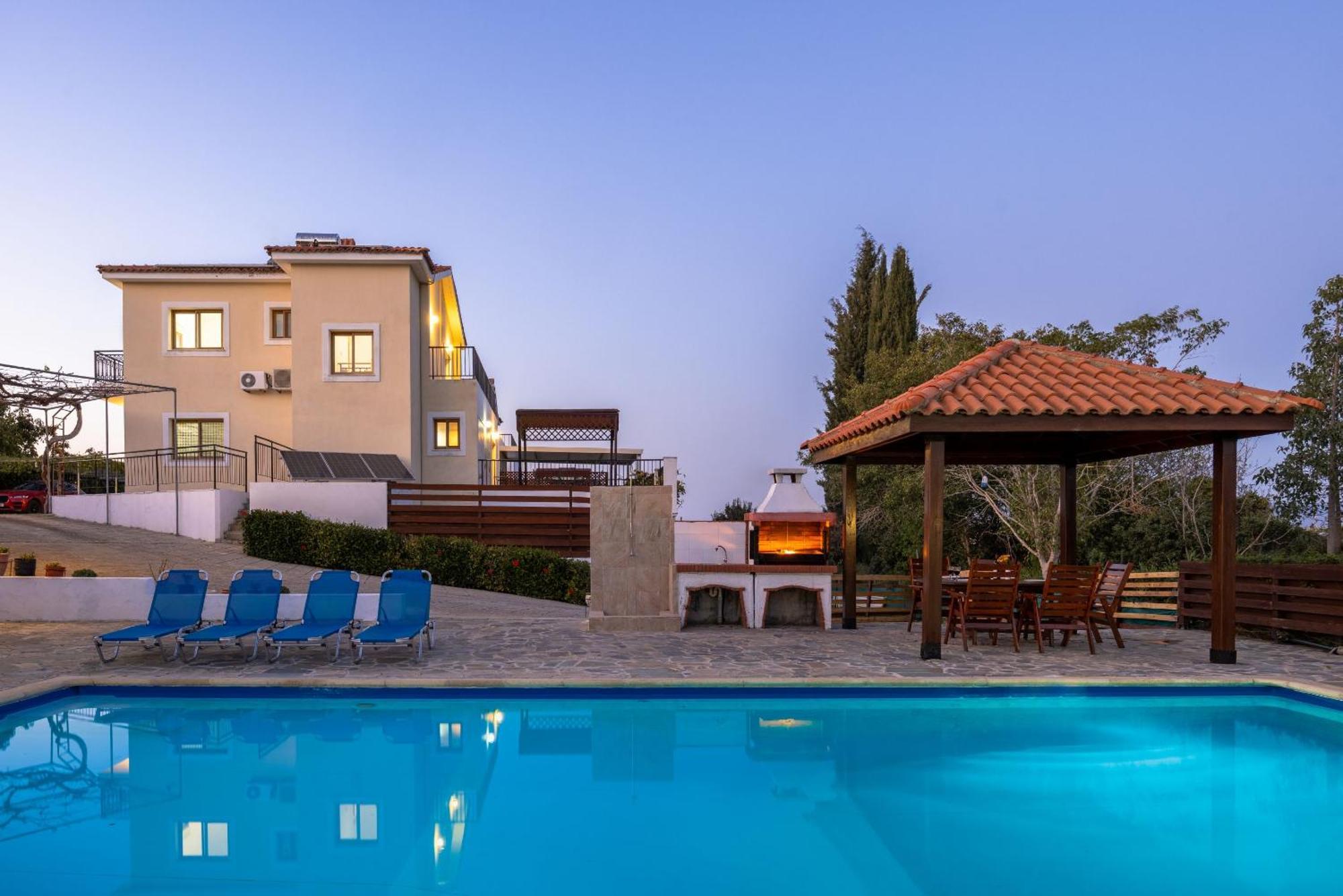 Villa Ira Finiki Lachi Exterior foto